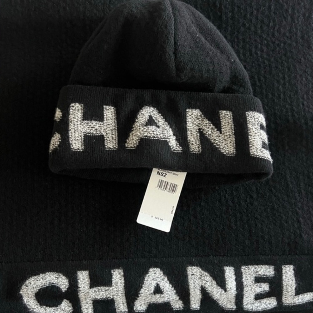 CHANEL wool and cashmere logo beanie & scarf
